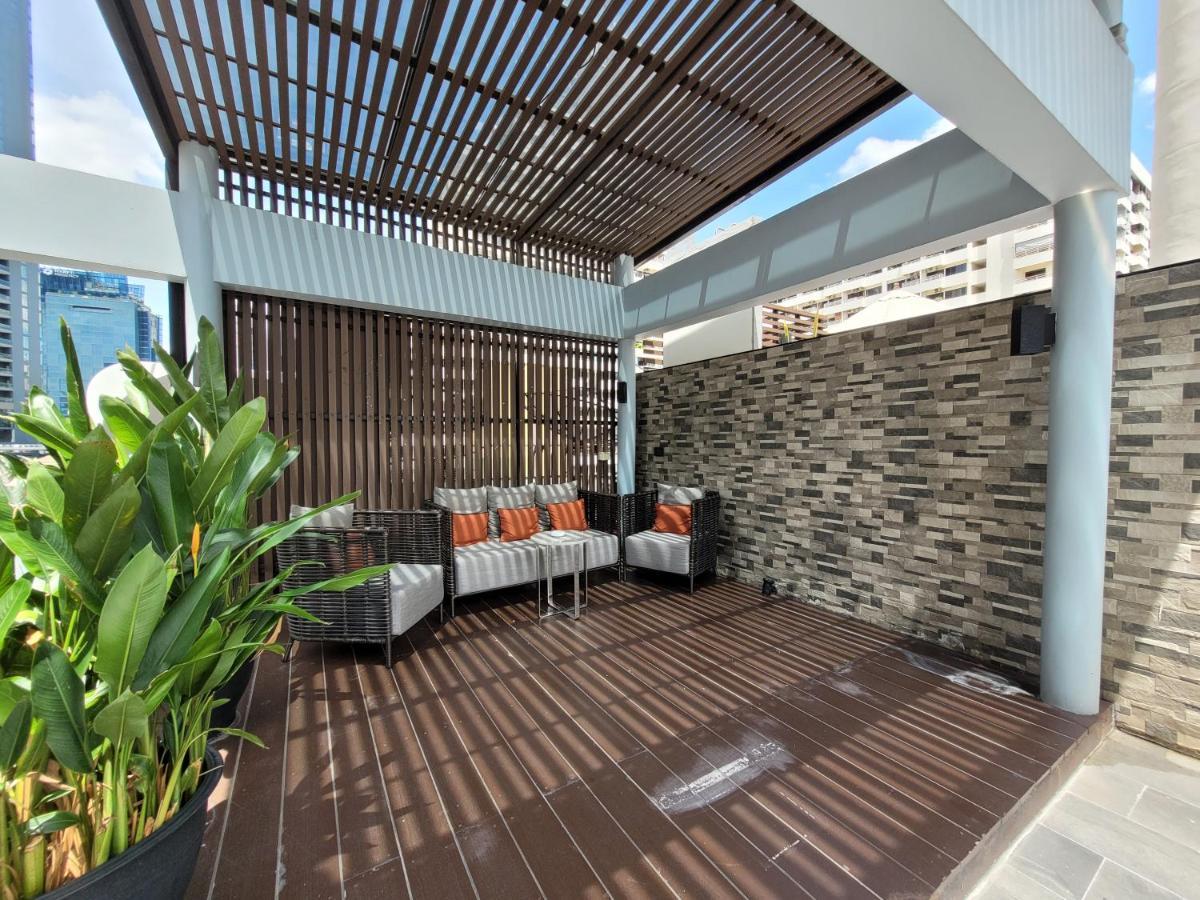 Citrus Suites Sukhumvit 6 By Compass Hospitality Бангкок Экстерьер фото