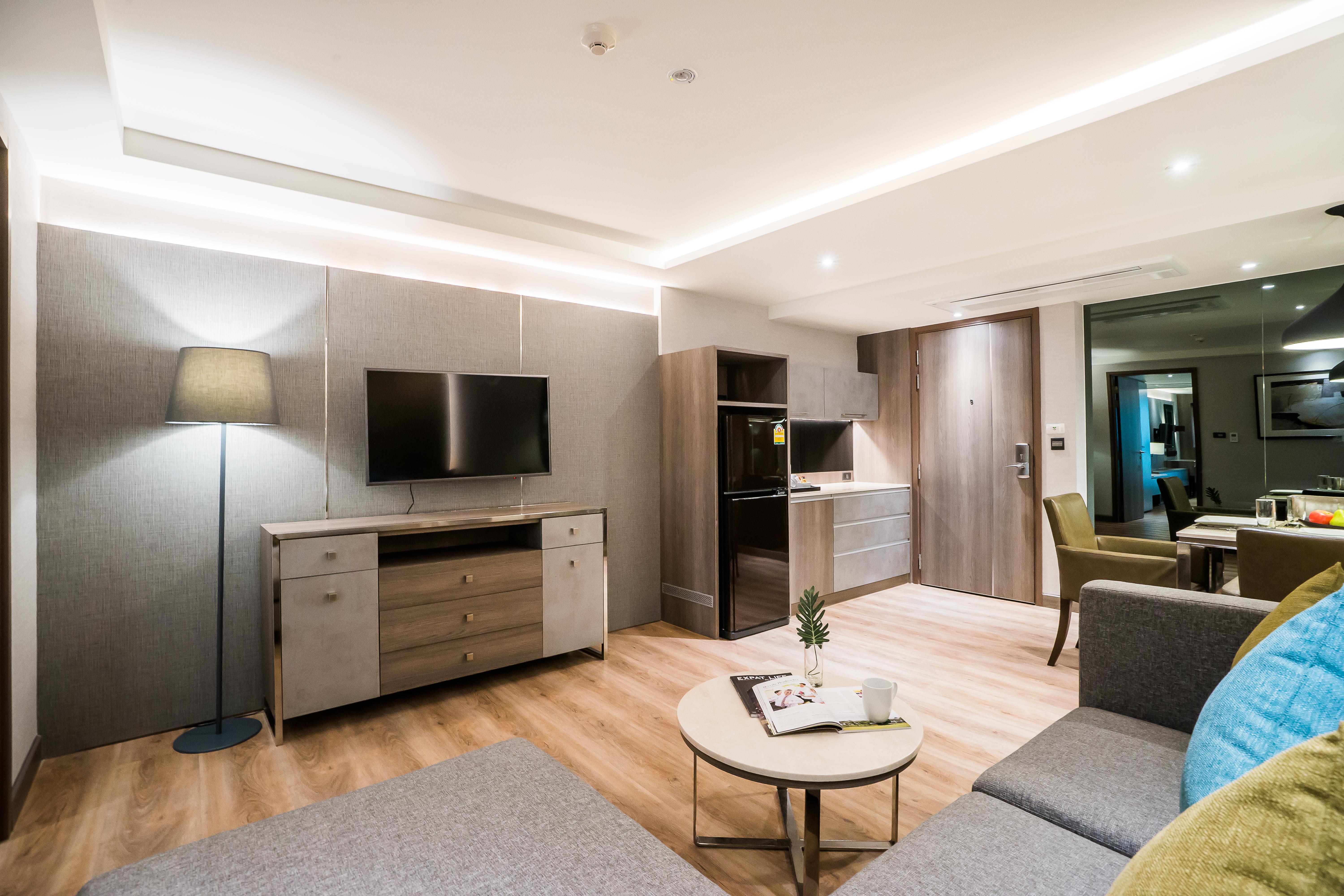 Citrus Suites Sukhumvit 6 By Compass Hospitality Бангкок Экстерьер фото