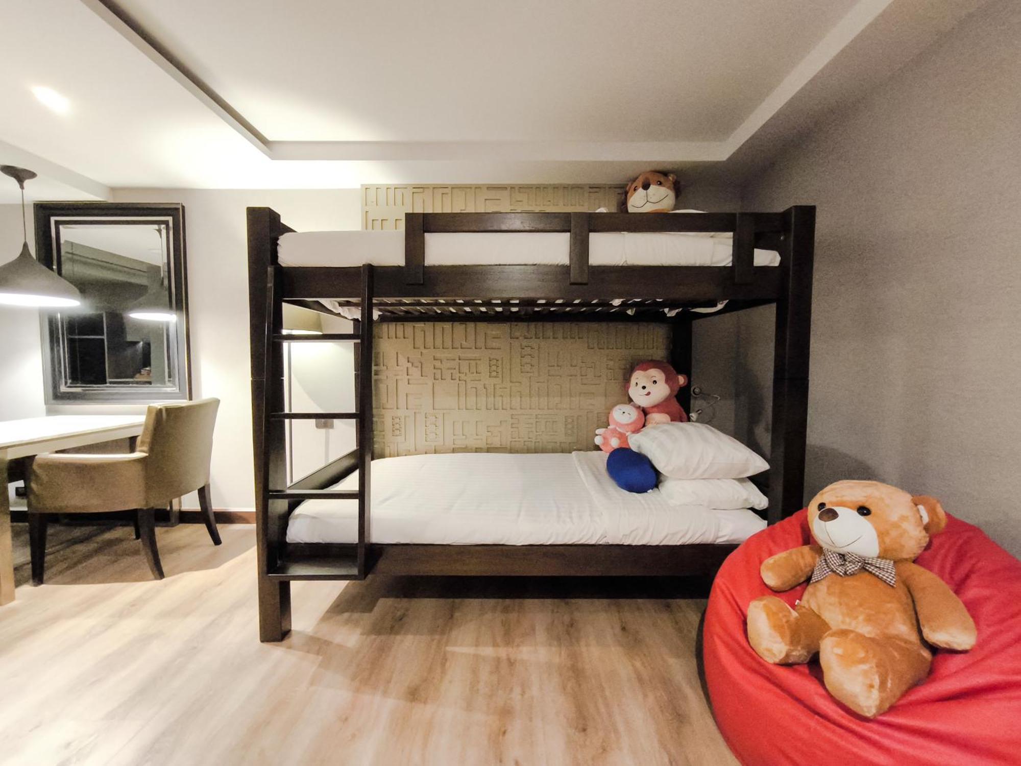Citrus Suites Sukhumvit 6 By Compass Hospitality Бангкок Экстерьер фото