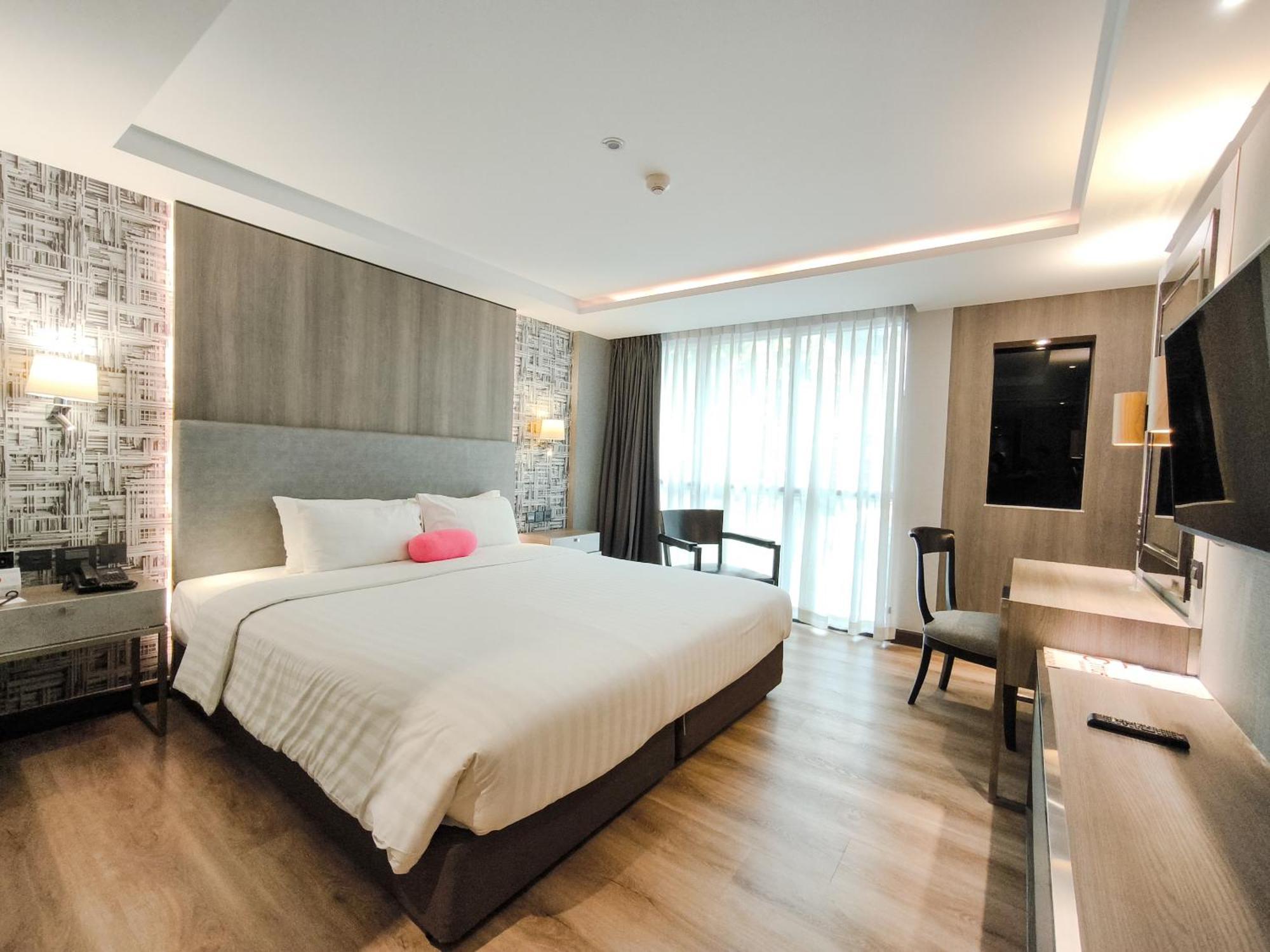 Citrus Suites Sukhumvit 6 By Compass Hospitality Бангкок Экстерьер фото