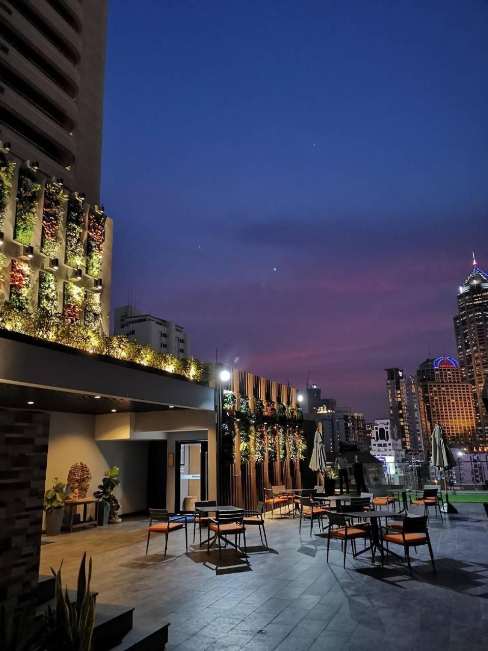 Citrus Suites Sukhumvit 6 By Compass Hospitality Бангкок Экстерьер фото