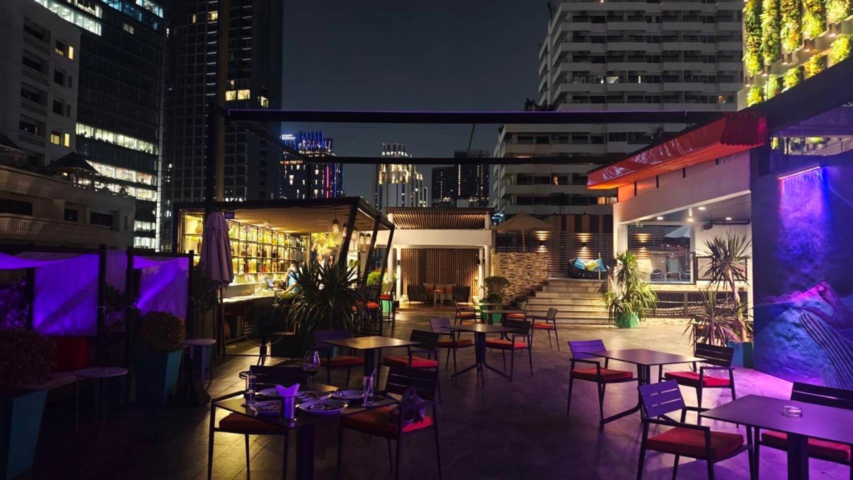 Citrus Suites Sukhumvit 6 By Compass Hospitality Бангкок Экстерьер фото